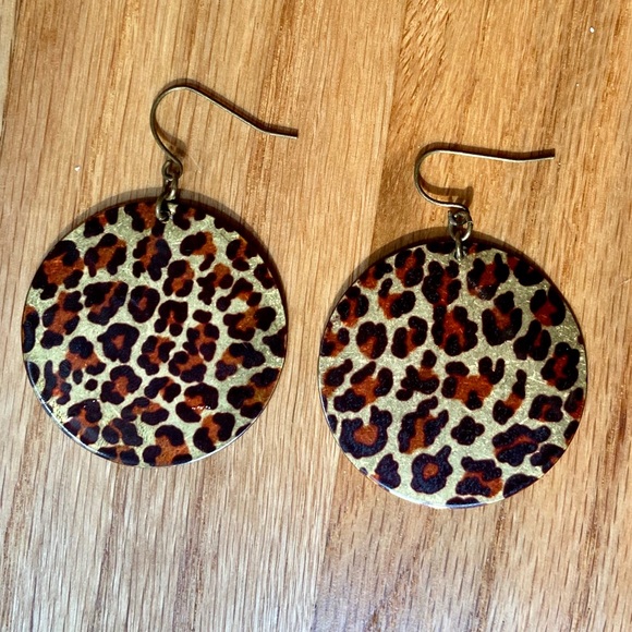 Metallic Leopard Pattern Disc Earrings - Picture 2 of 4